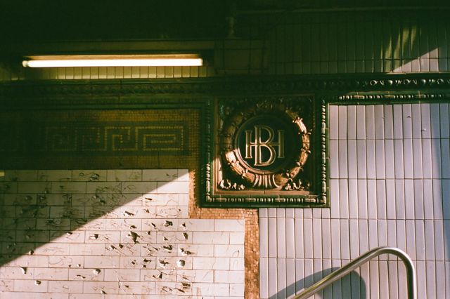 the entrance to the Borough Hall subway station